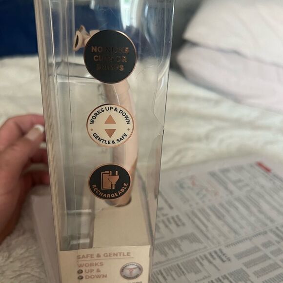 NEW in BOX Touch Flawless NU Razor - Picture 2 of 9